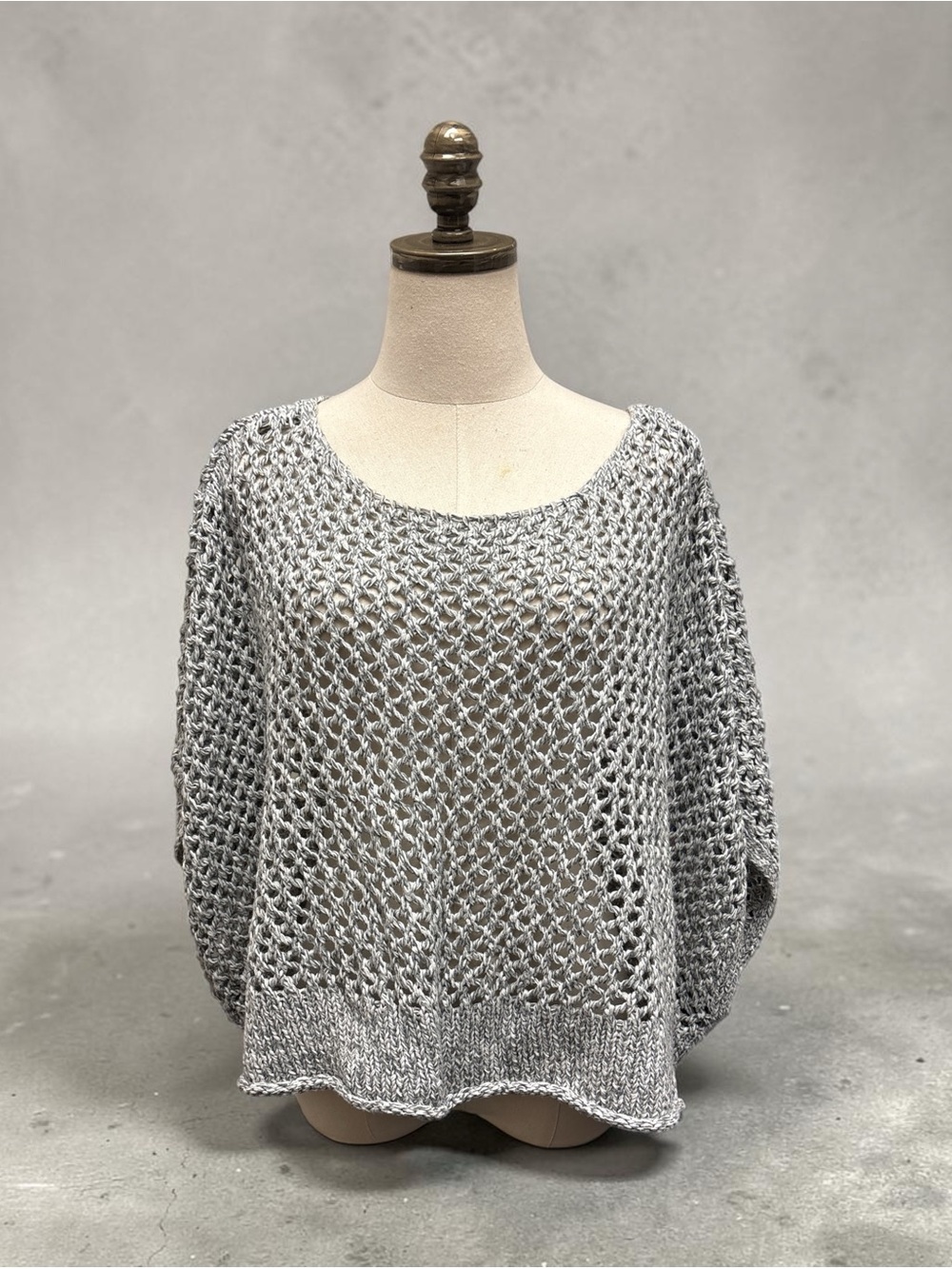 *like new* Source Unknown Light Gray Open-Weave Women's Sweater